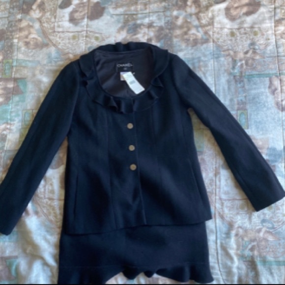 NWT $3195 Chanel 💯% authentic wool/silk 2 pc suit - Picture 2 of 16